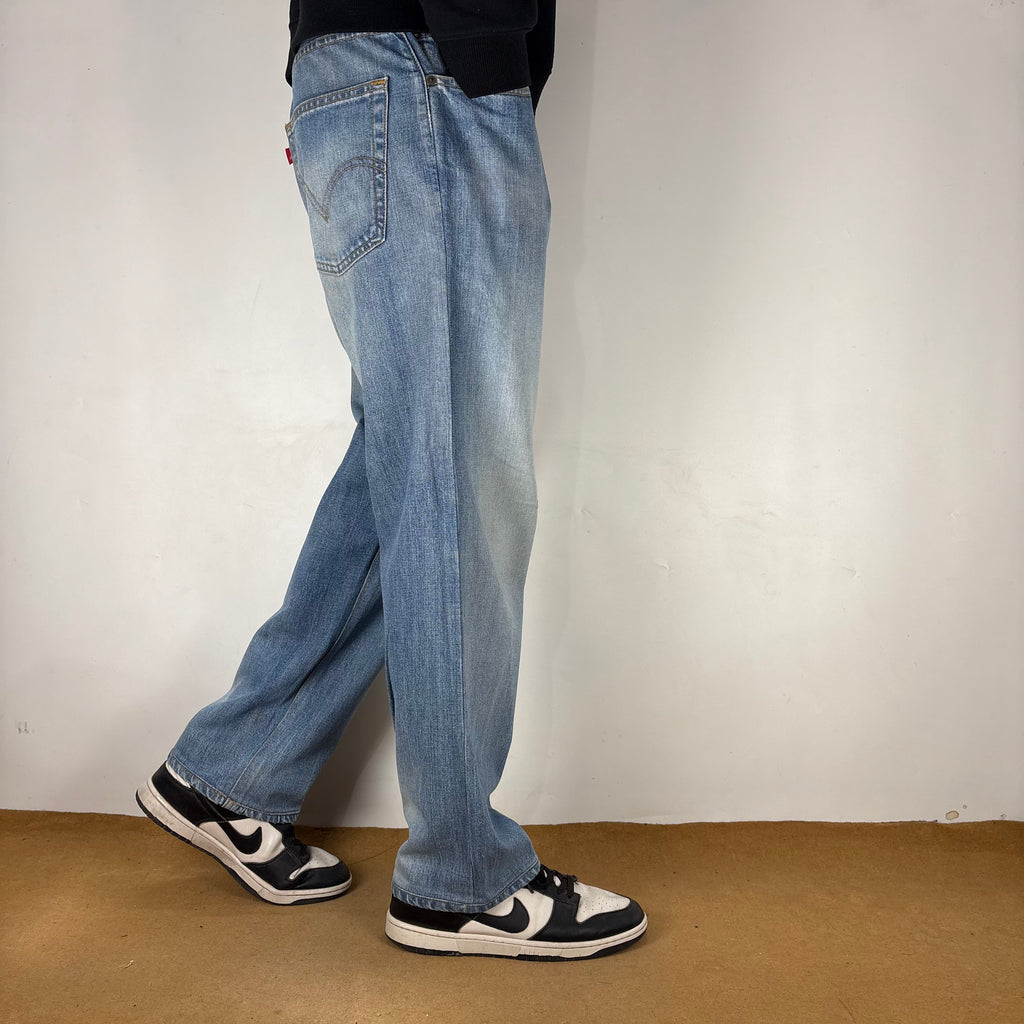 LEVI’s 569 JEANS