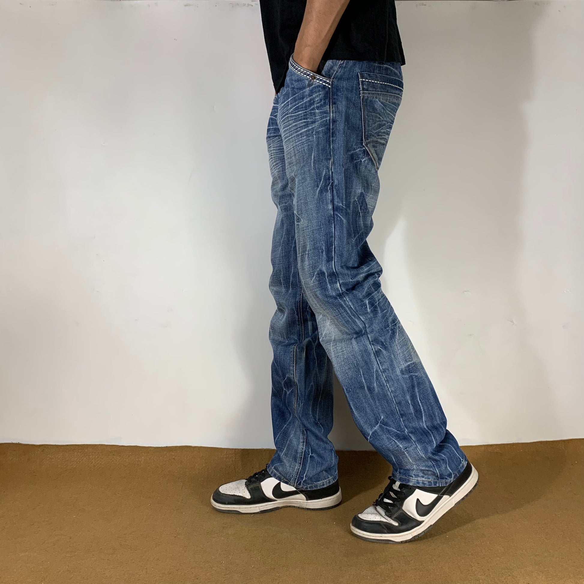 M0N0P0L JEANS