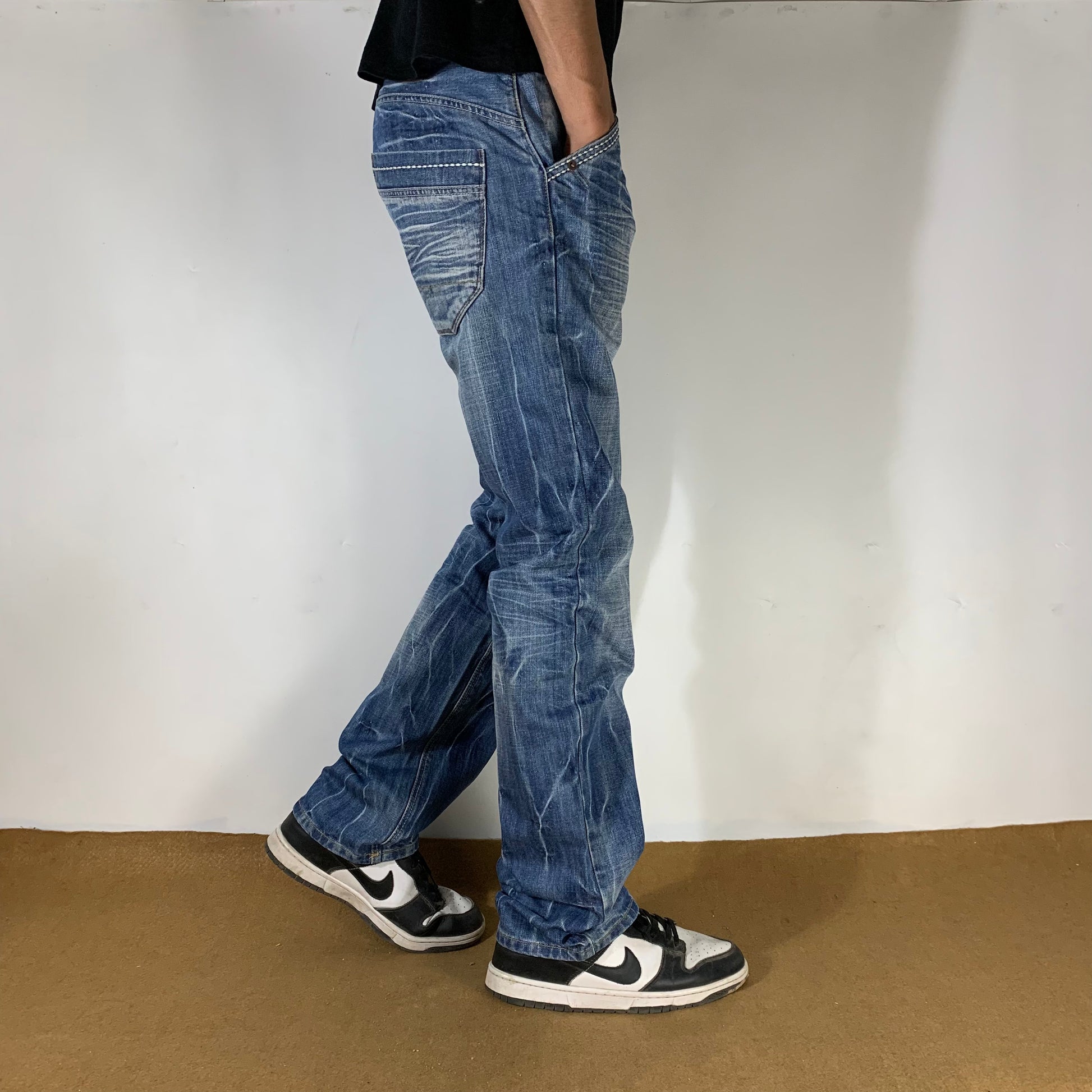 M0N0P0L JEANS
