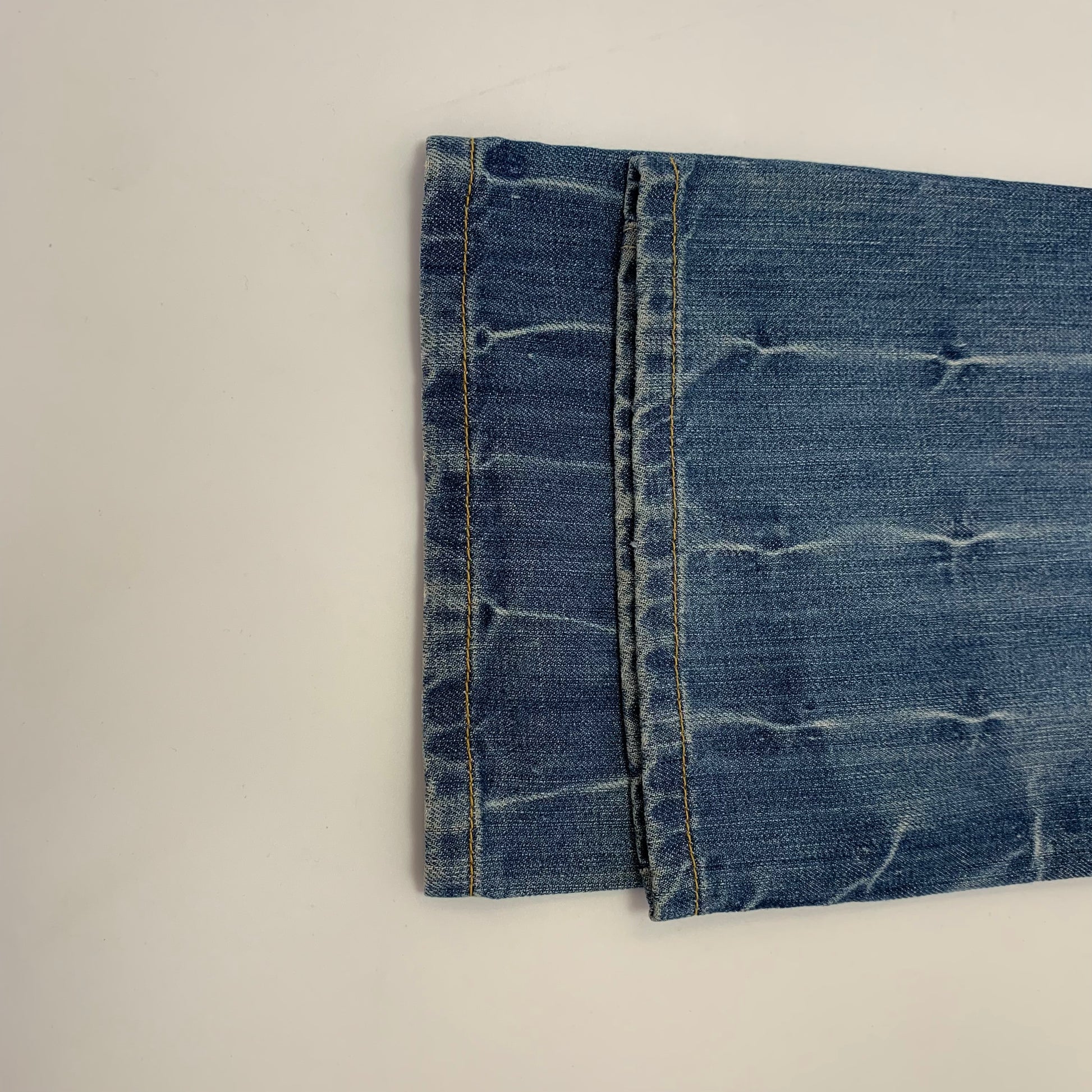 M0N0P0L JEANS