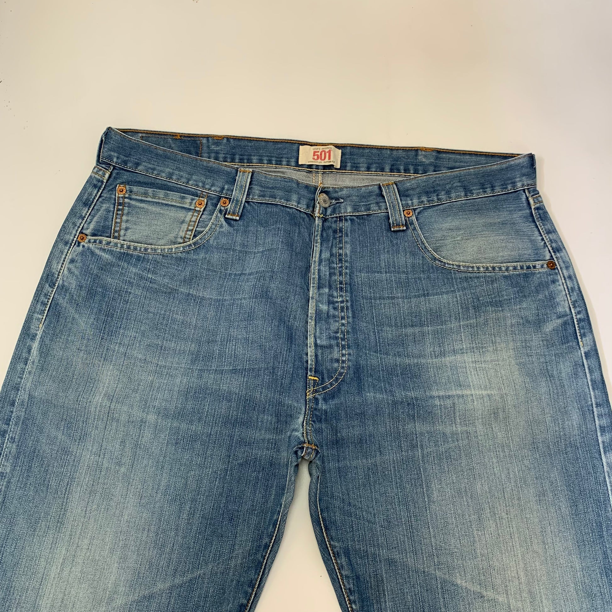 LEVI’s 5O1 JEANS