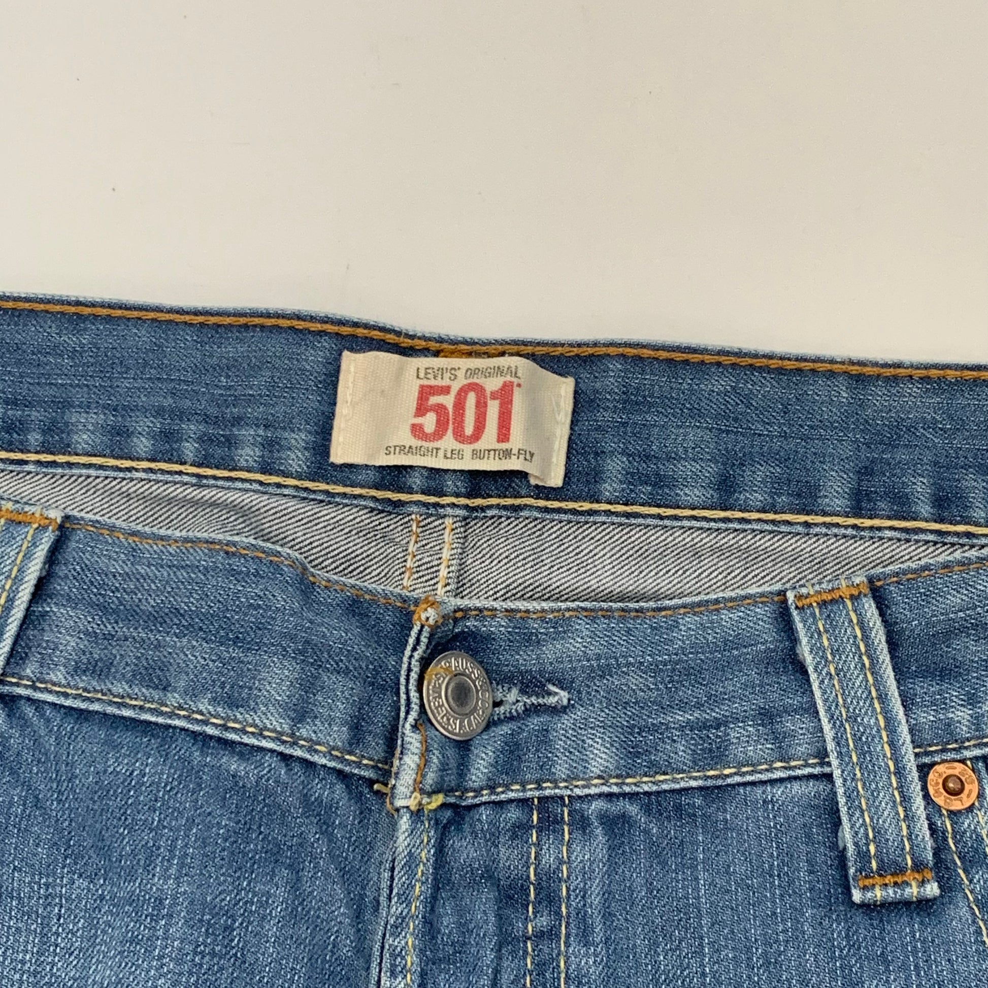LEVI’s 5O1 JEANS