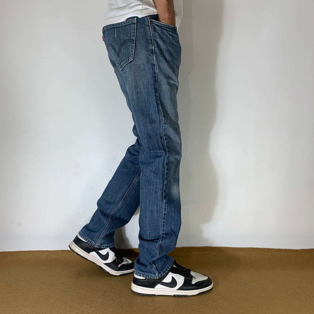 LEVI’s 514 JEANS