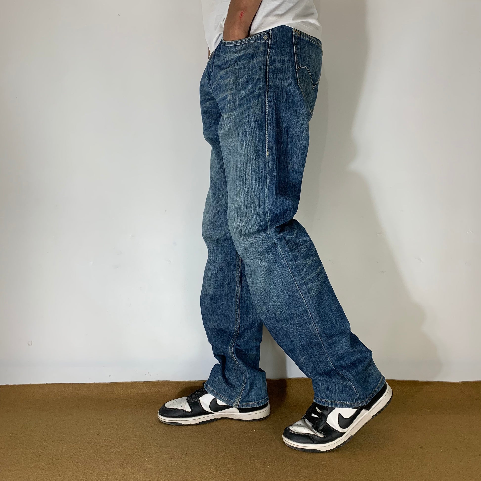 LEVI’s 523 JEANS