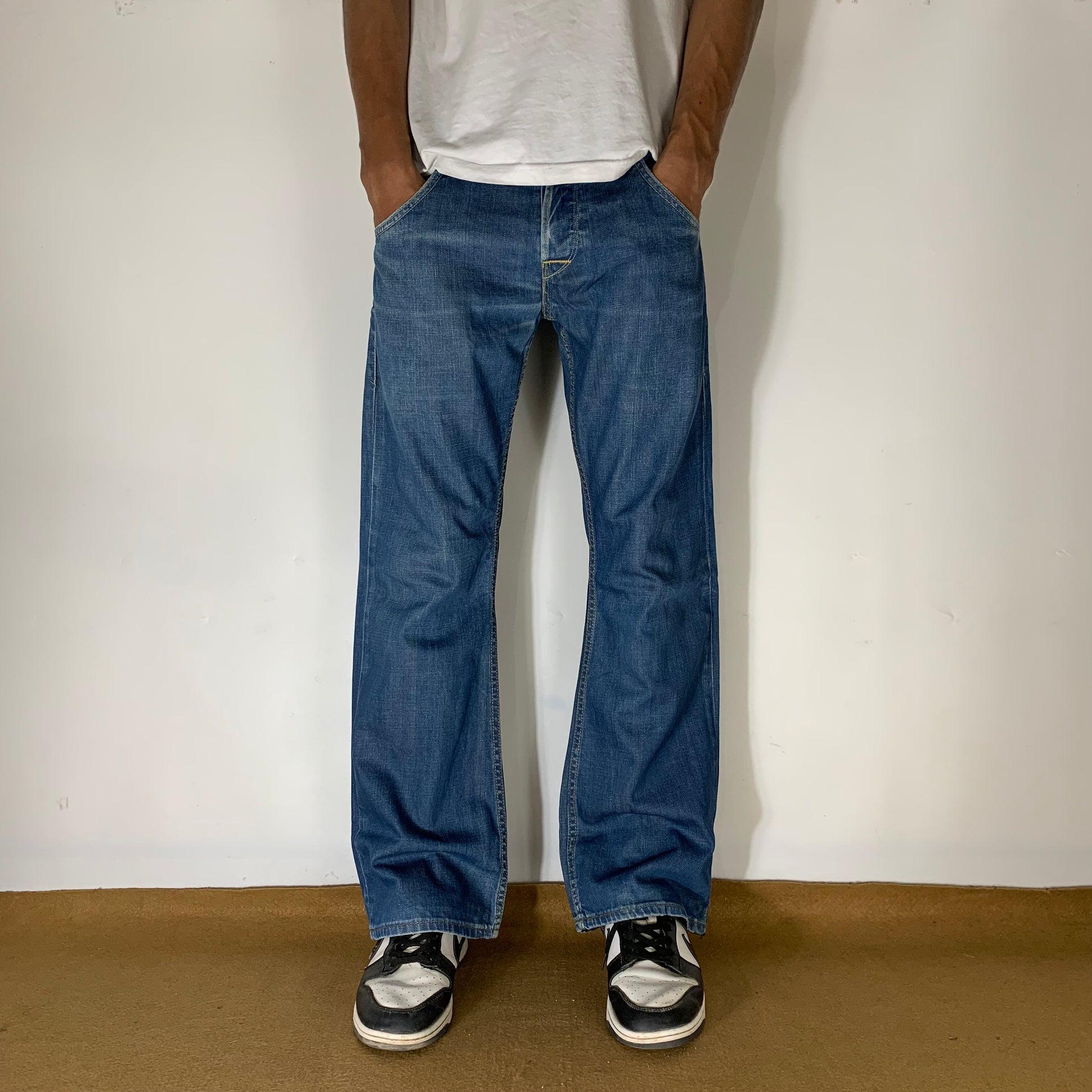 LEVI’s 512 JEANS