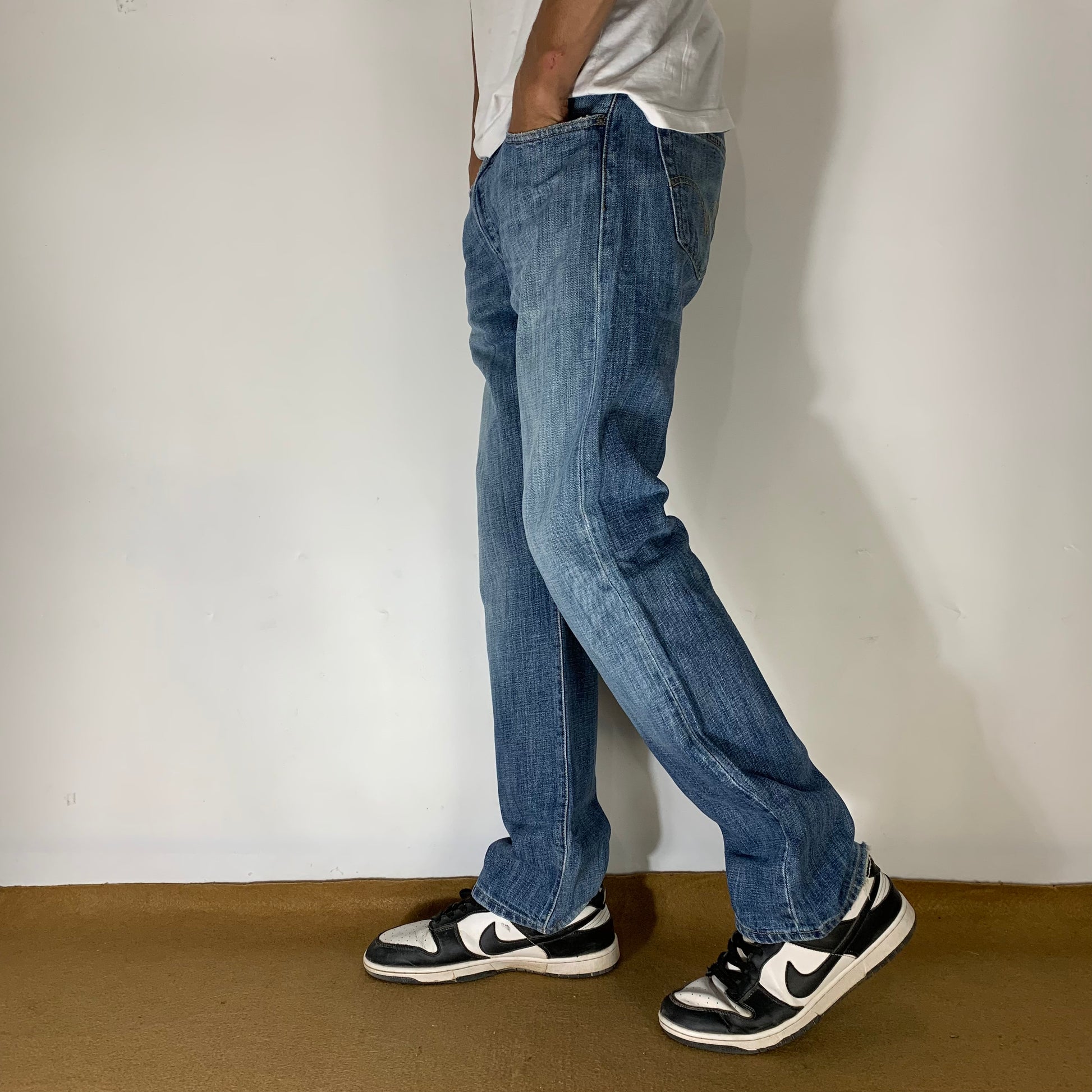LEVI’s 501 JEANS