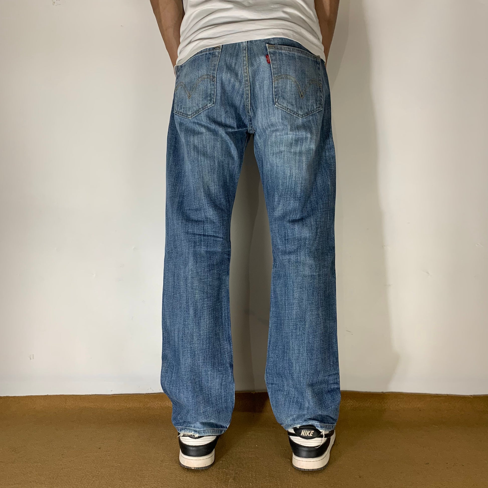 LEVI’s 501 JEANS