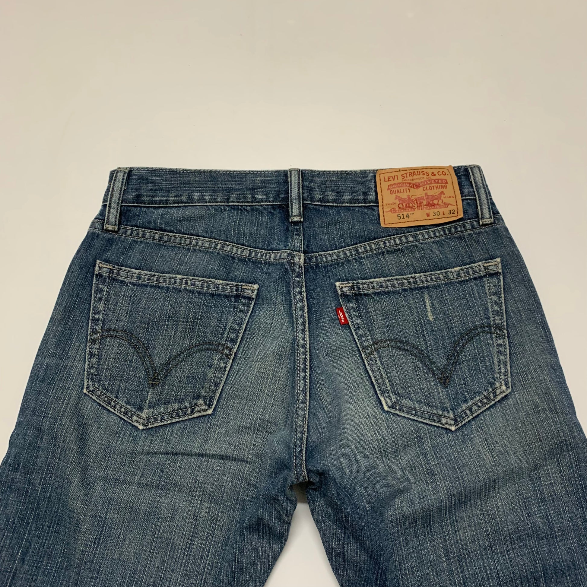 LEVI’s 514 JEANS