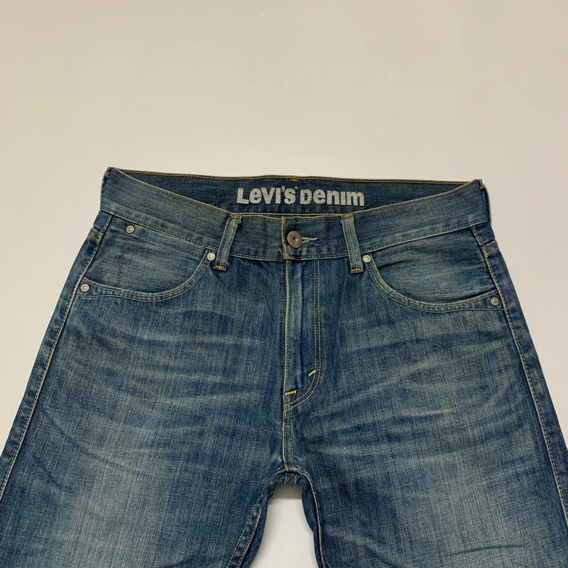 LEVI’s 523 JEANS