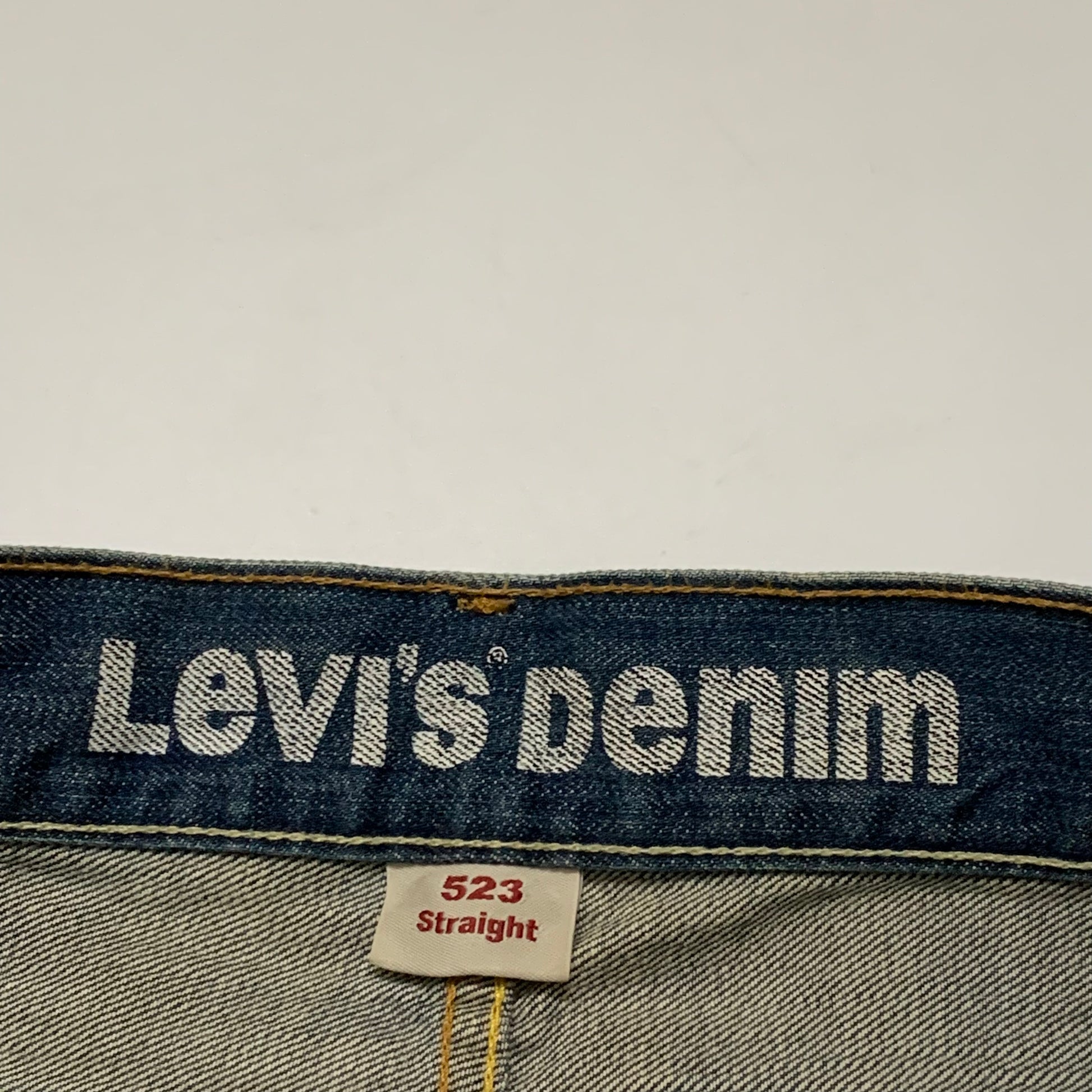 LEVI’s 523 JEANS