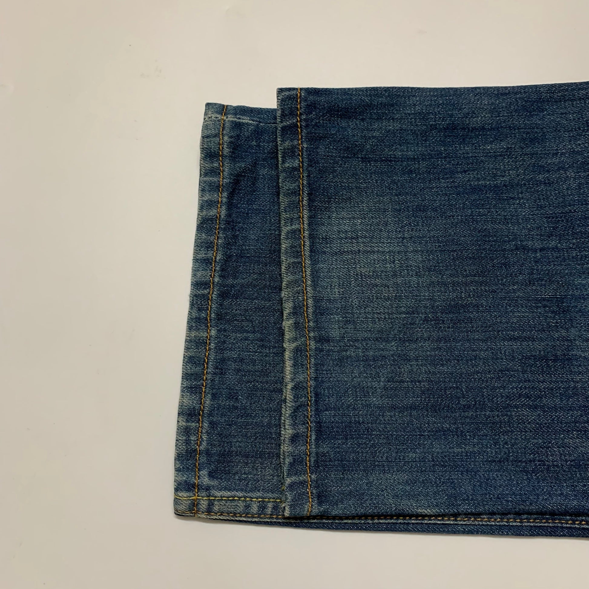 LEVI’s 523 JEANS