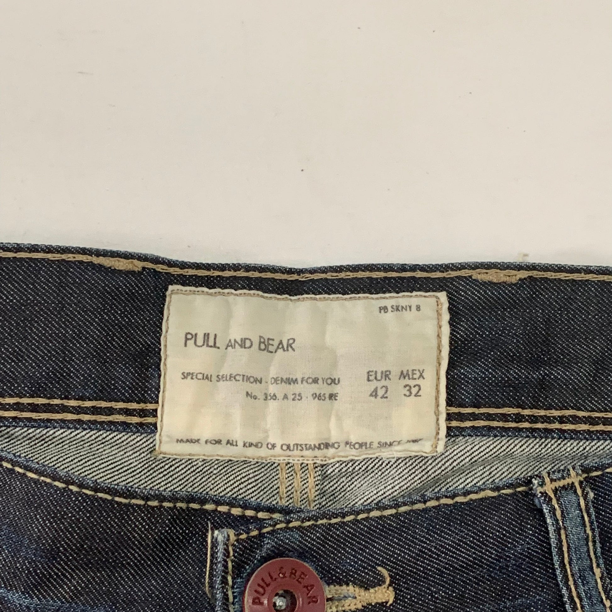PULL AND BEAR JEANS