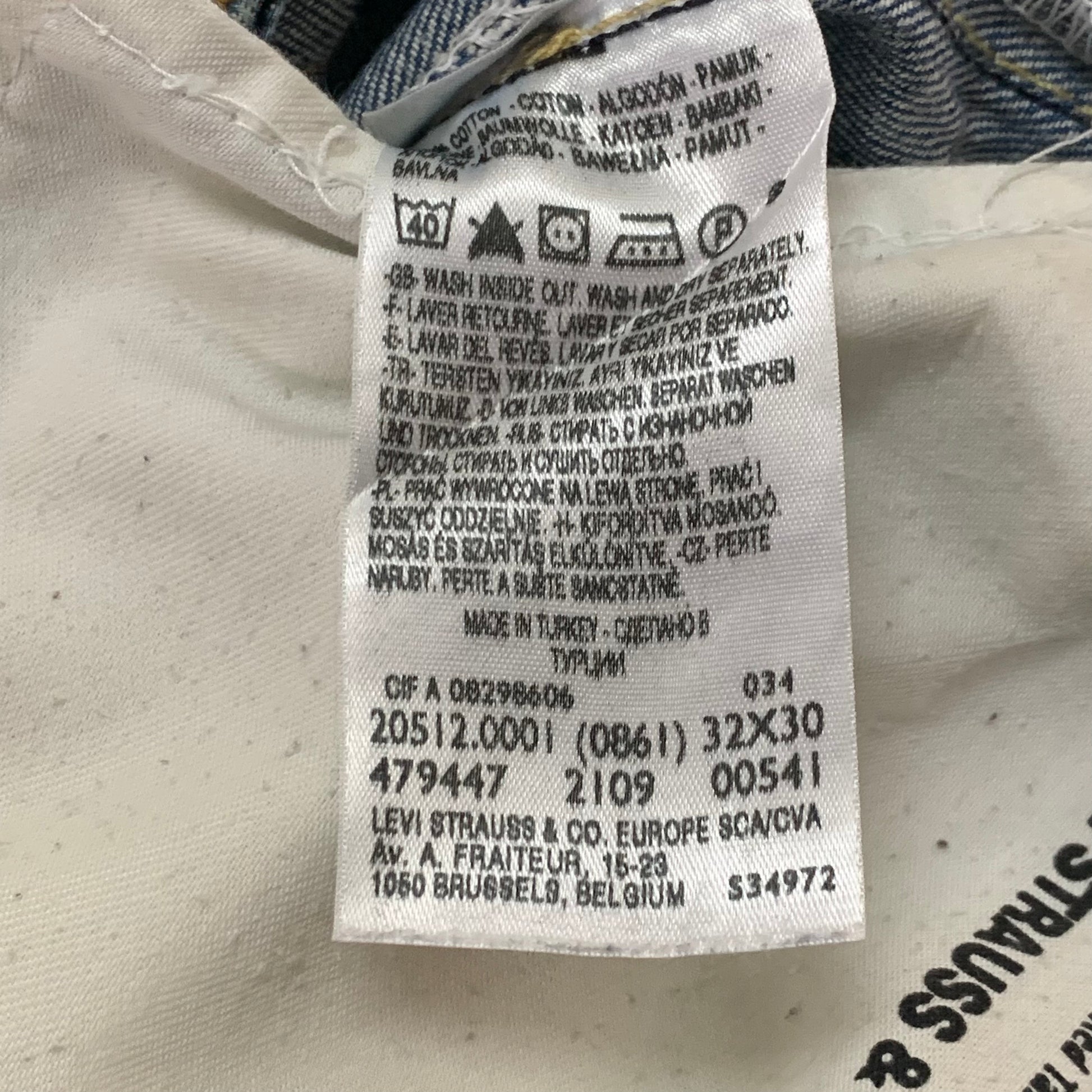 LEVI’s 512 JEANS