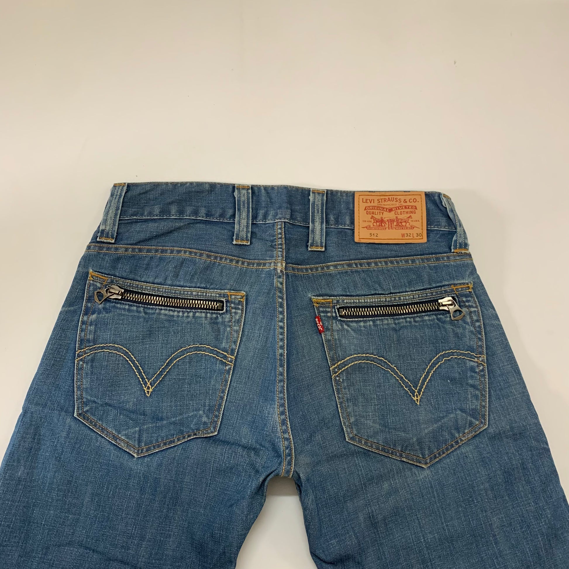 LEVI’s 512 JEANS