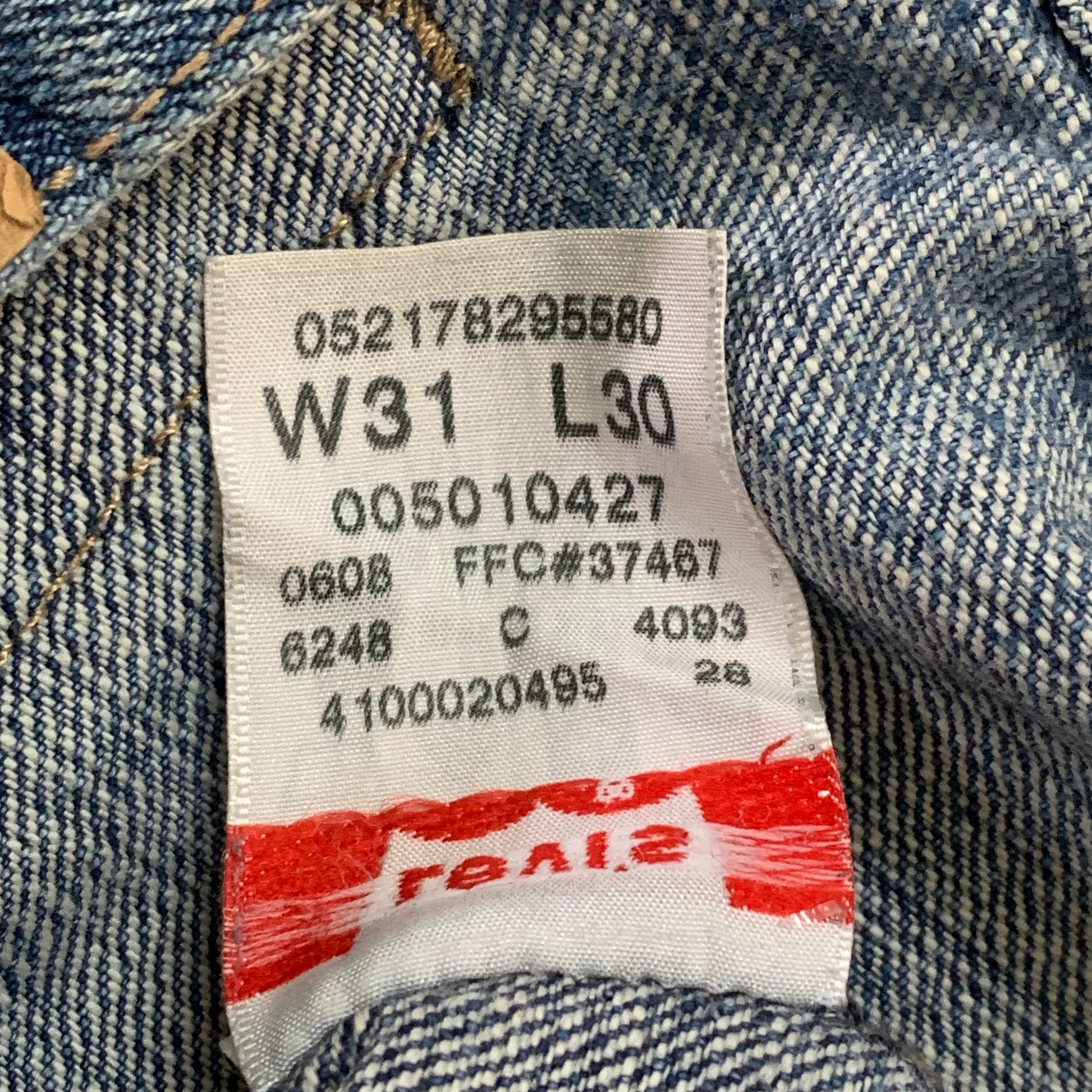 LEVI’s 501 JEANS