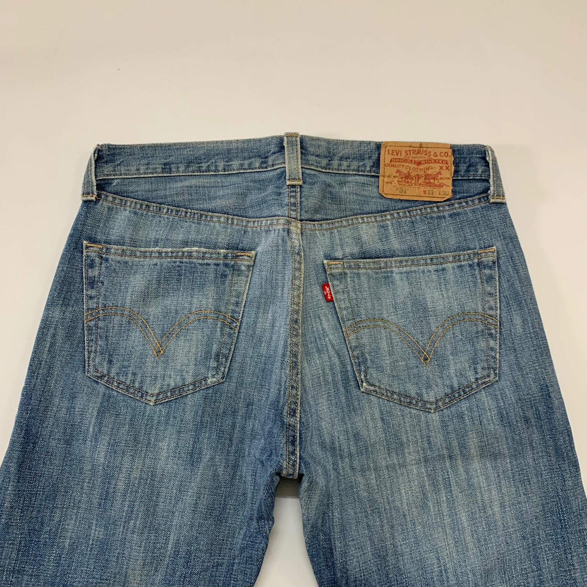 LEVI’s 501 JEANS