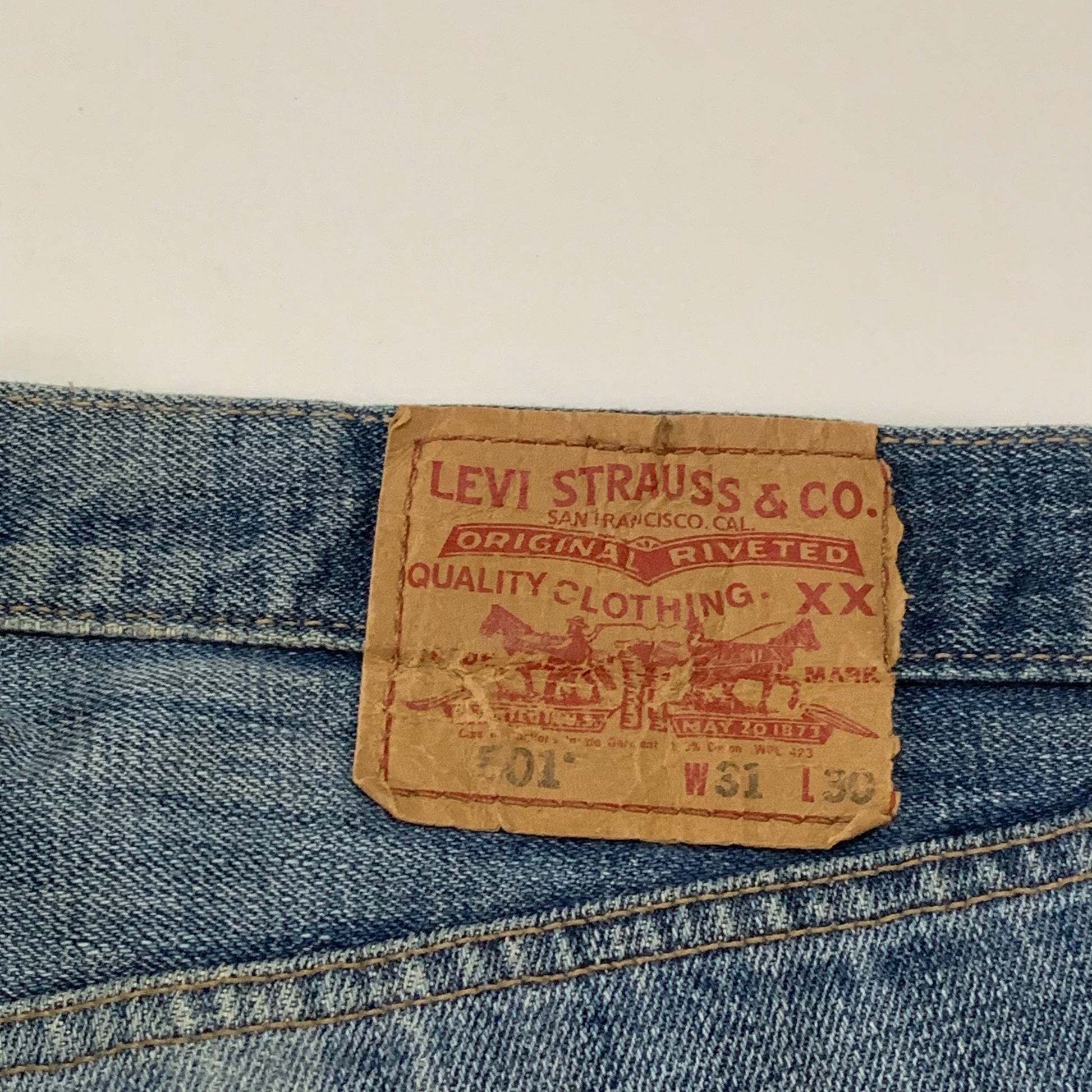 LEVI’s 501 JEANS