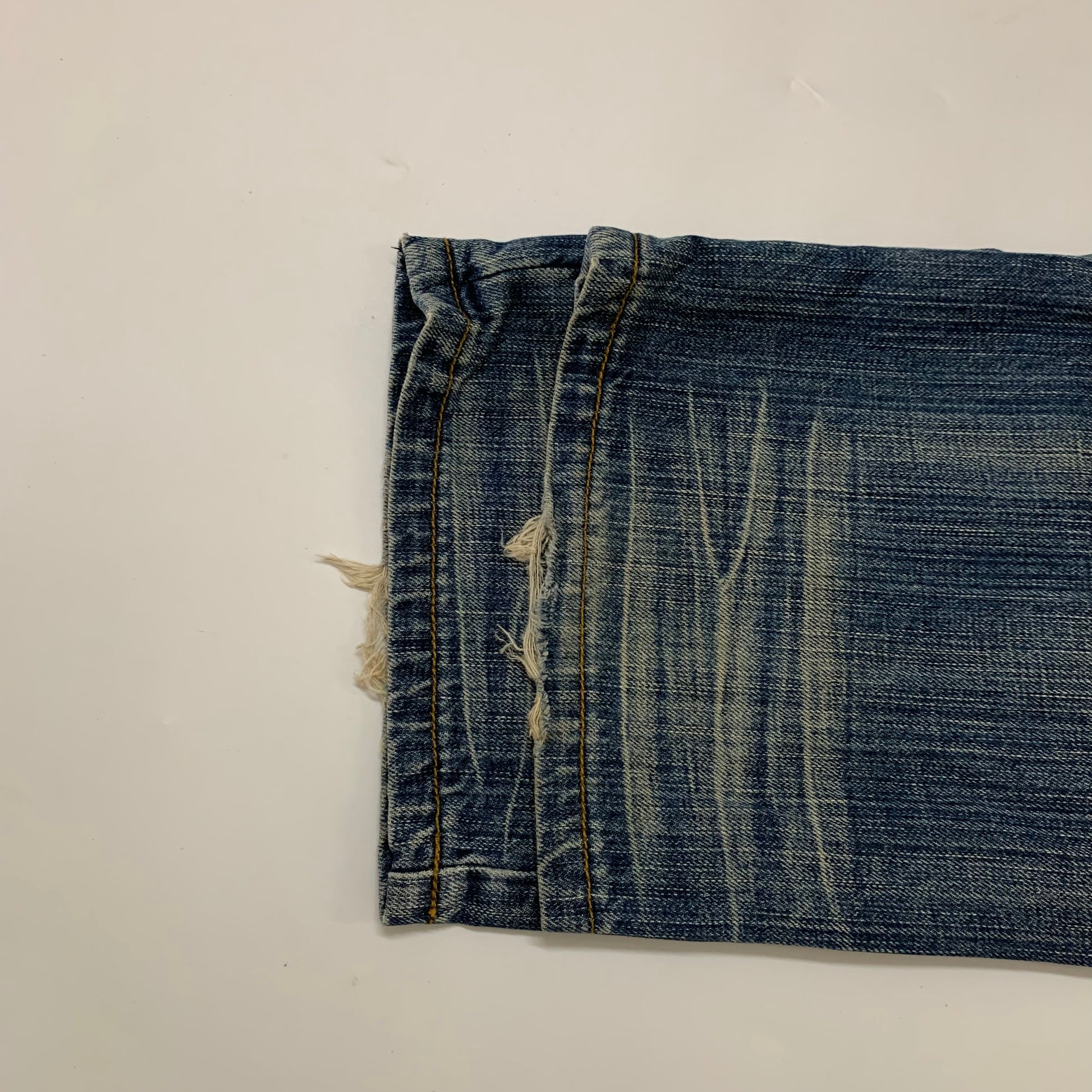 TOUGH VTG JEANS