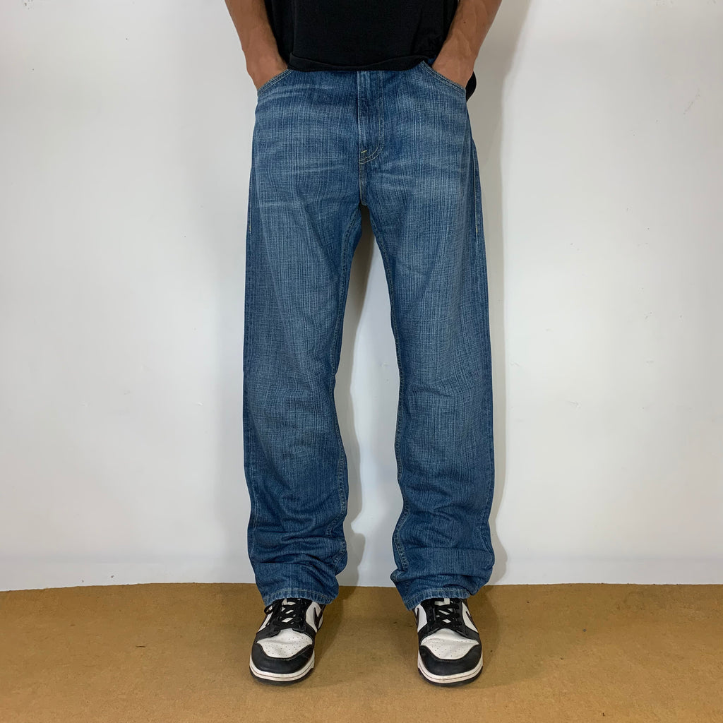 LEVI’s LOOSE JEANS