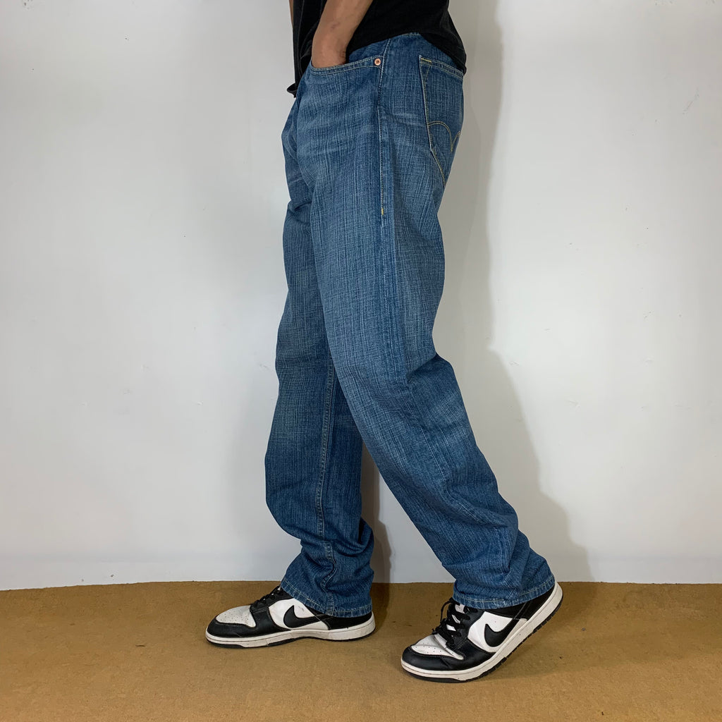 LEVI’s LOOSE JEANS