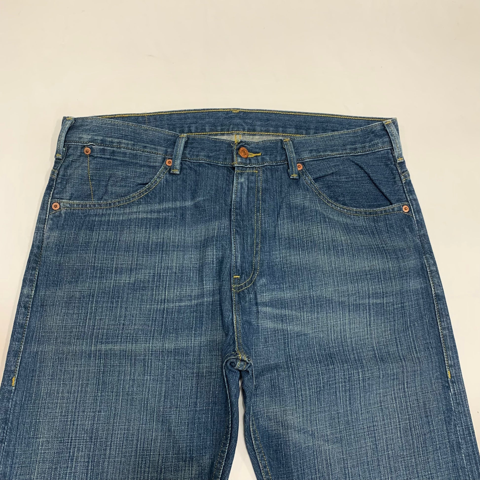 LEVI’s LOOSE JEANS