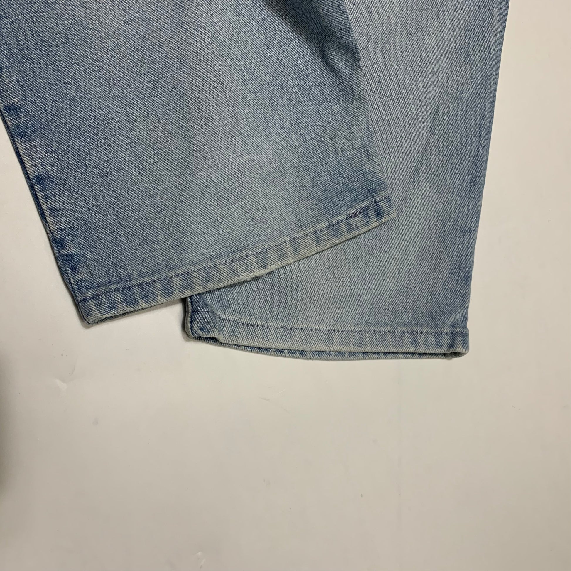 TOMMY HILFIGER JEANS