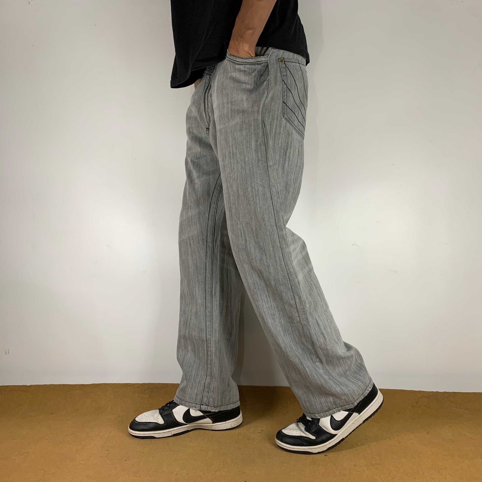 AKADEMIKS BAGGY