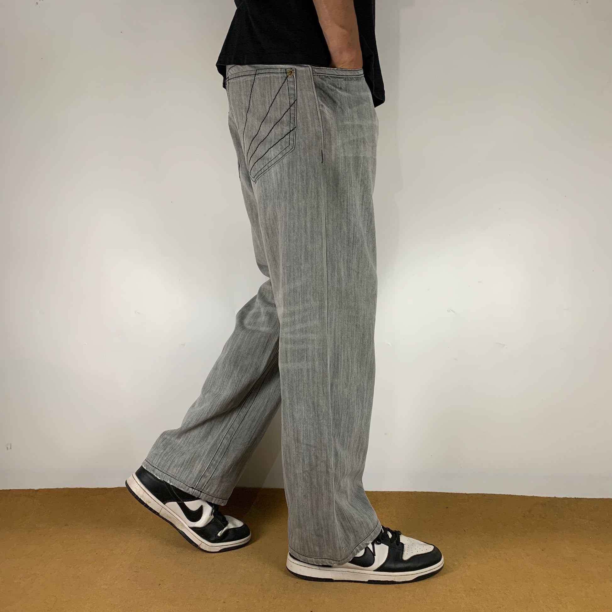 AKADEMIKS BAGGY