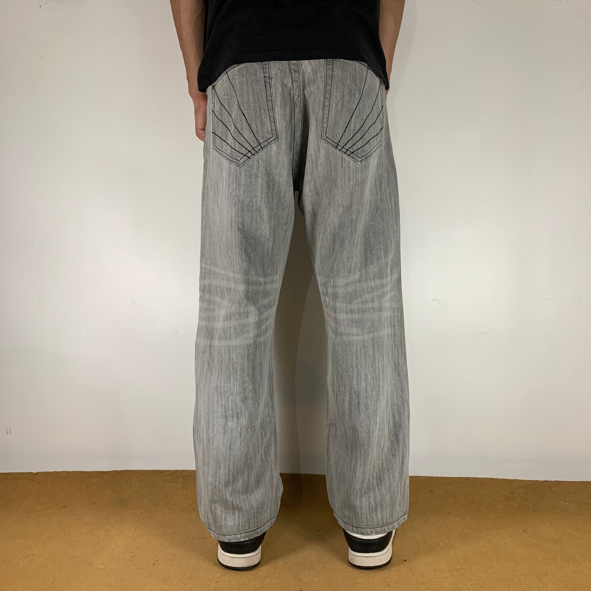 AKADEMIKS BAGGY